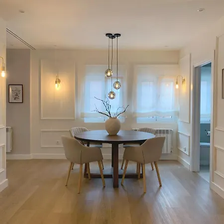 Lujoso Boutique A Estrenar Con Parking Gratis Апартаменты