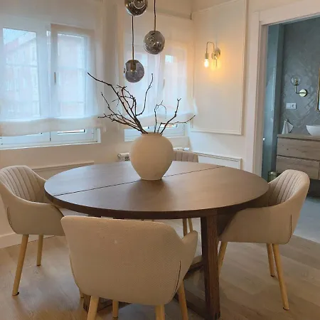 Lujoso Boutique A Estrenar Con Parking Gratis * Gijon