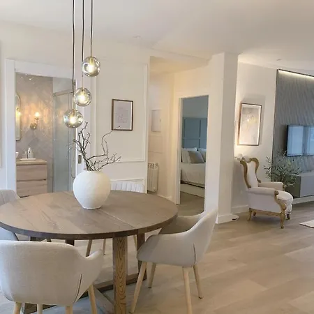 Lujoso Boutique A Estrenar Con Parking Gratis Apartment