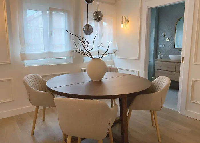 Lujoso Boutique A Estrenar Con Parking Gratis * Gijón