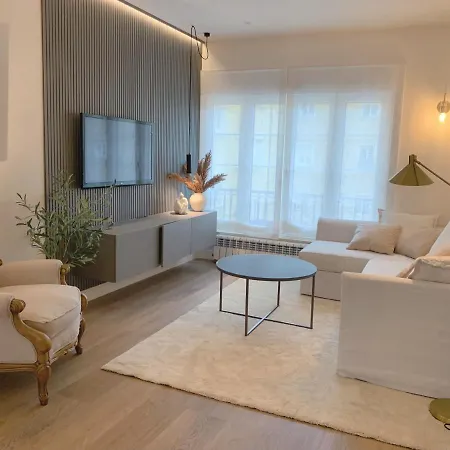 Lujoso Boutique A Estrenar Con Parking Gratis Apartamento Gijón